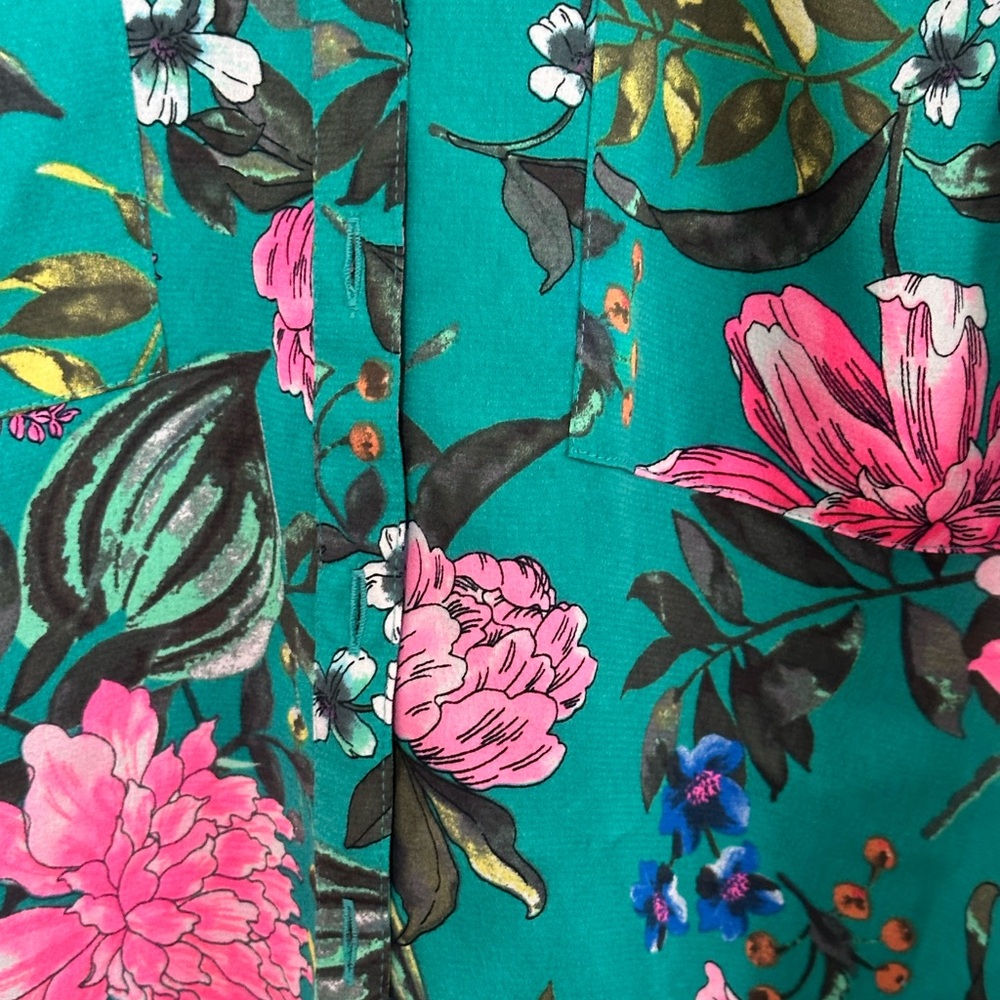 [•Express•] Floral Sleeveless Green Top - Picture 5 of 6